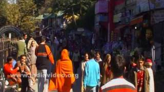 Hurried pedestrians in Shimla city 