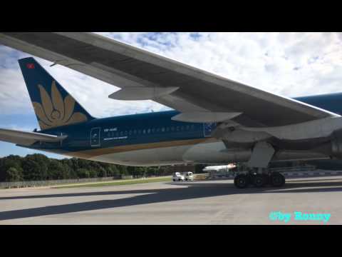 Vietnam Airlines, VN-A146, New livery ,Boeing 777-26KER, 20.07.2015 TXL-HAN Pushback & Engine Start