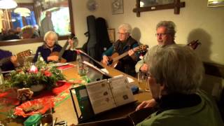 preview picture of video 'Drachenfels Gitarrengruppe in der PWV Huette Busenberg im Dahner Felsenland Germany 11-2013 T 10/12'