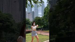 #6842302293480574209