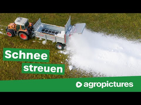 Schnee streuen mit Gruber Miststreuer am Ritzensee in Saalfelden am Steinernen Meer