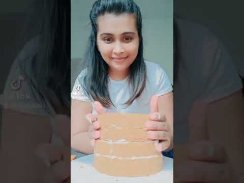 Let's see exactly how to cover a cake with butter icing.