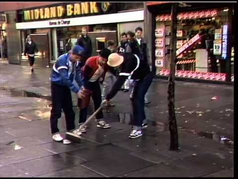 Morris Minor and the Majors