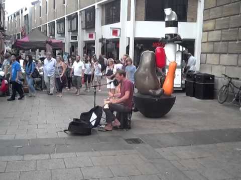 Street Musican Warren Daniel in Cambridge UK
