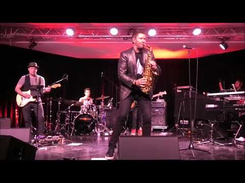 Show Me - Michael Lington at 9. Mallorca Smooth Jazz Festival (2022)