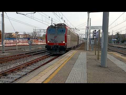 POP e merci con E652.162 in transito alla stazione di Torino Lingotto
