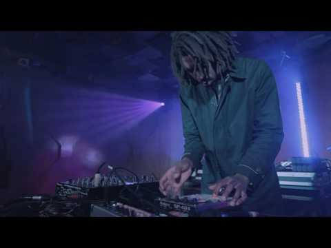 Teebs - Live Session - 'Wavxxes', 'Moondaze' - Ninjatune - London - Soundcheck.tv