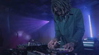 Teebs - Live Session - 'Wavxxes', 'Moondaze' - Ninjatune - London - Soundcheck.tv