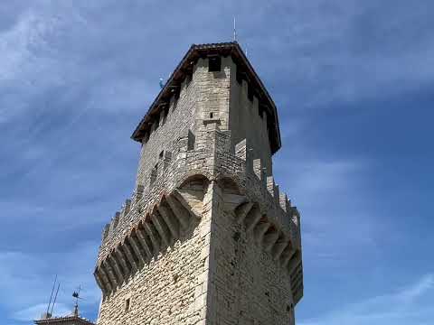 Святой отшельник и первая в мире республика