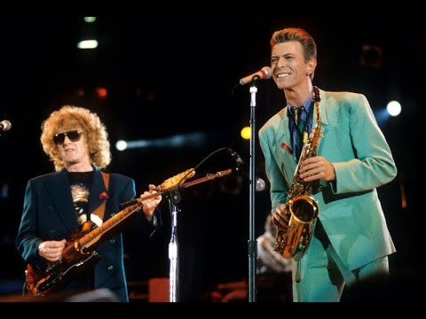 QUEEN, DAVID BOWIE & IAN HUNTER - All the young dudes (live at the Freddie Mercury Tribute 1992)