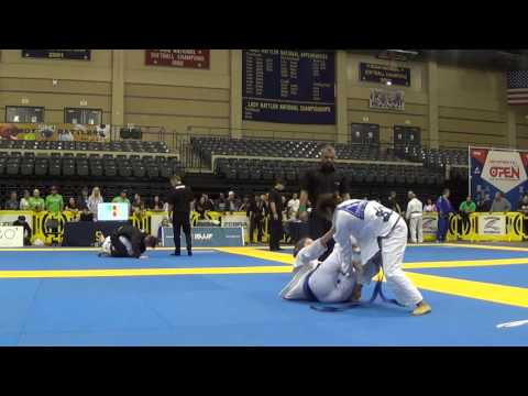 IBJJF San Antonio Fall IO - Lauren Chiuminatto (Gracie Barra) vs. Carmen Carsi (Alliance)