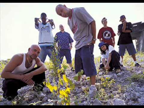 Akro - L'équipe (Feat Starflam)