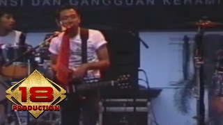 Download lagu Superglad - Simpan Saja (Live Konser Bandung 05 November 2005) mp3 Download lagu Superglad - Simpan Saja (Live Konser Bandung 05 November 2005) mp3