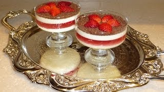 Смотреть онлайн Десерт для двоих из клубники и сметаны
