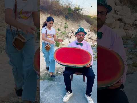 البنت اخدت بطيخه لولو من عمو محمود #comedy #funny 🍉🤣