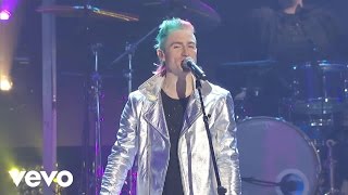 Walk The Moon - Work This Body (Live at New Year&#39;s Rockin Eve)