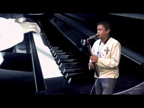 aza avela hahalala (Rado) piano, saxophone  EWI (ultradéfinition 4K)