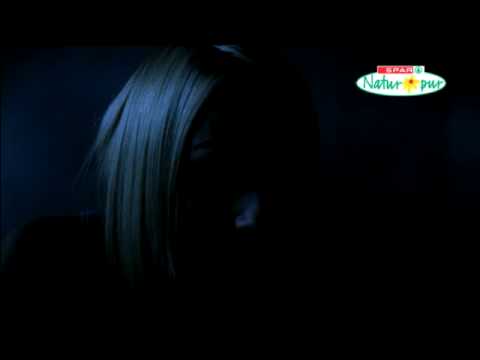 Spar Natur pur Mirjam Weichselbraun am Bauernhof