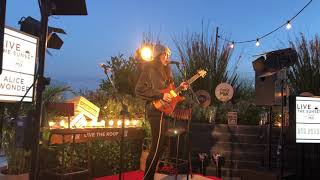 Alice Wonder en Live The Roof