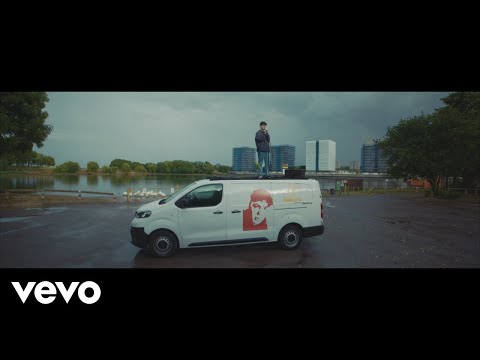 Niko B - Who's That What's That (Official Live Video)