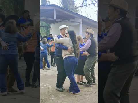 Empedrado Ctes 🇦🇷 se baila lindo en el B° Itatí con los hnos Ojeda los número unos de la bailanta 🪗👍