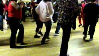 Circle Line Dance to Follow Me