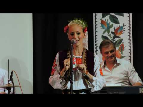 Elizabeth Nikolić - MA FĂKUT MUMA FRUMUASĂ ŠI KUOLOÎN VALJE LA FÎNTÎNĂ