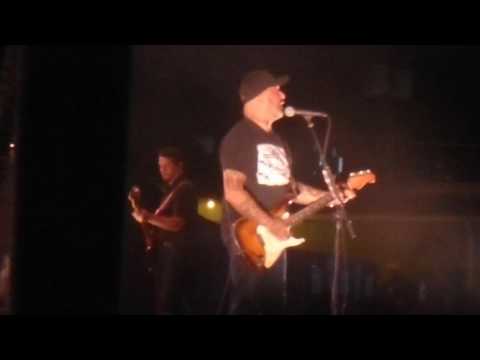 Aaron Lewis - Vicious Circles live at John T. Floore Country Store in Helotes, Texas