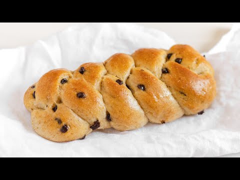 VEGAN CHOCOLATE CHIP BRIOCHE - soft and fluffy