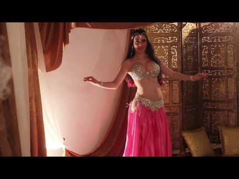 Vitrine - Alika Hanan