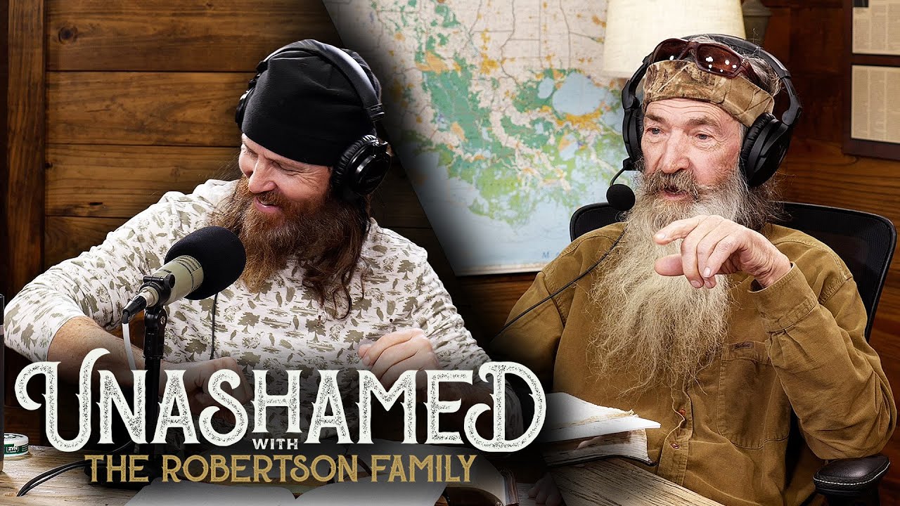 Ep 834 | Phil Gives Unsolicited Fashion Advice & Jase Is More Than a Little Stunned