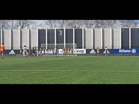 Under 15, 8^ rit: Juventus-Parma, 37' st traversa di Demba Sall Samb su calcio di punizione