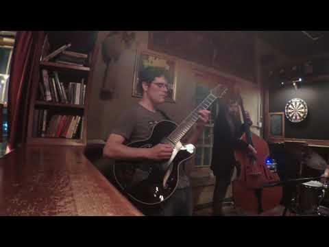 Davy Mooney solos on Rhythm Changes at Paschall Bar in Denton