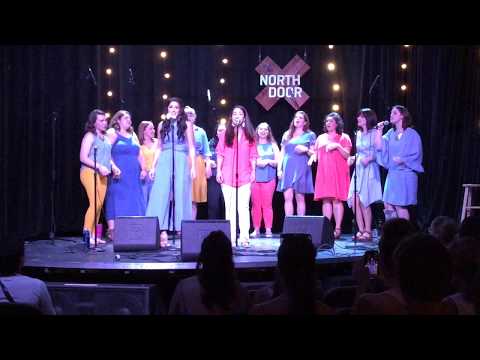 The Austonettes perform a Roses/Blank Space Mashup