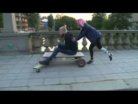 Emelie och Andreas resa i Spring!  - Spring! (TV4)