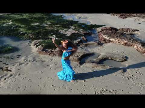 Ava Hoffmann dancing to the muxic of Koe Anake