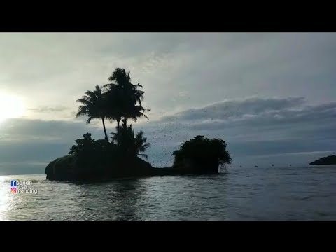 Beranikah diri mancing di pulau angker yang sudah jadi sarang ikan