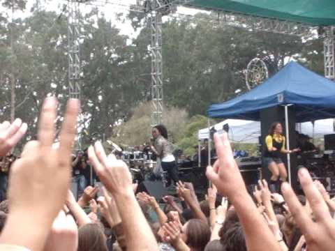 Michael Franti & Spearhead ft. Cherine Anderson - Rude Boys Back In Town (Live @ PTTP 2009)