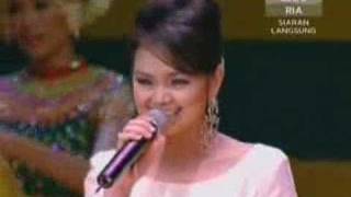 Download lagu Siti Nurhaliza Dia Datang mp3 Download lagu Siti Nurhaliza Dia Datang mp3