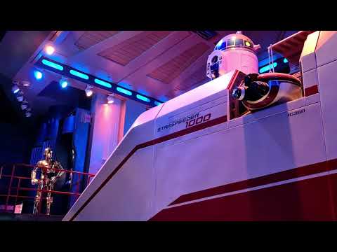 Star Tours Queue Line at Disneyland Paris | Is This The Most Immersive Queue In The Park?