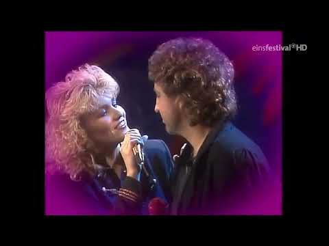 BERNIE PAUL & BO ANDERSEN - Our Love Is Alive (WWF Club, 11.09.1987)