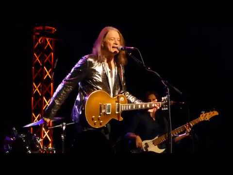 Robben Ford - Tangle With Ya - 10/21/17 The Rose - Pasadena, CA