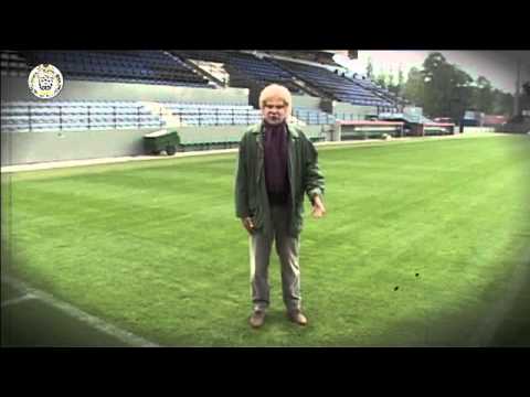 Kamiel checkt het gras