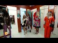 Olcay onderzoekt de fashiontrends op carnavalsgebied - RTL BOULEVARD
