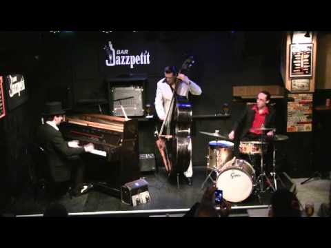 BERNAT FONT TRIO.. Bernat Font piano  Ivan Kovacevic bass Marti Elias bateria