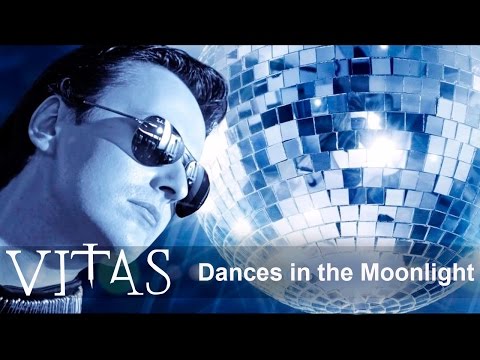 Video thumbnail for Танцы Под Луной (Dances in the Moonlight)