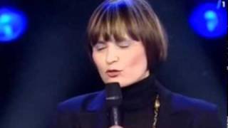 Micheline Calmy-Rey sings "Les Trois Cloches"