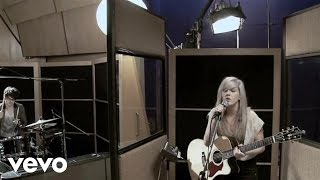 Ellie Goulding - Guns And Horses (Live at Metropolis Studios, 2010)