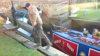 preview picture of video 'CRHnews - 2/3 Rocky's Roost Springfield Lock Chelmsford'