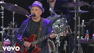 Paul Simon - Slip Slidin&#39; Away (from The Concert in Hyde Park)